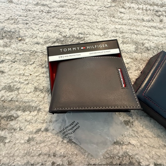 Tommy Hilfiger Brown Leather Wallet - Picture 5 of 5